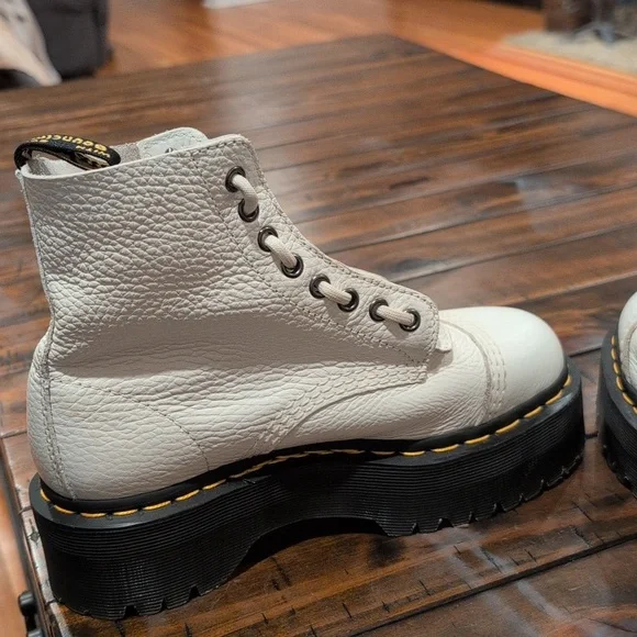 Dr. Martens Sinclair Platform Boot Zipper - Picture 9 of 13
